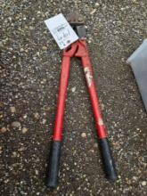 Bolt cutters