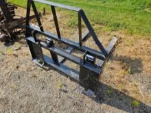 Set of quick tach pallet forks
