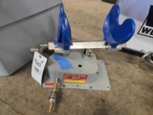 Central pneumatic paint shaker