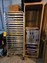 Screen printing trays with shelves