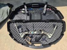 Diamond Archery Razor Edge 24in draw, 60lb, whisker biscuit, Plano bow case, arrows, tru ball and