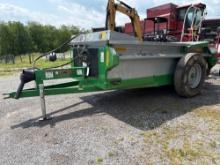 Frontier MS1117 manure spreader with slop gate