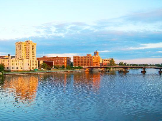 Less than a Half Mile to Saginaw River in Michigan!