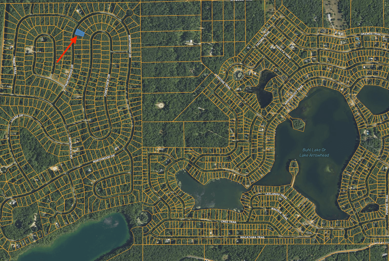 Michigan Community Close to Two Beautiful Lakes!