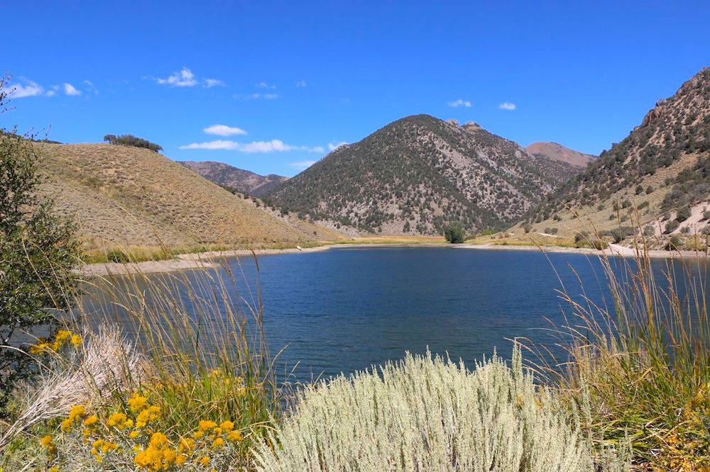 10 Acres of Picturesque Mountains in Stunning Nevada!