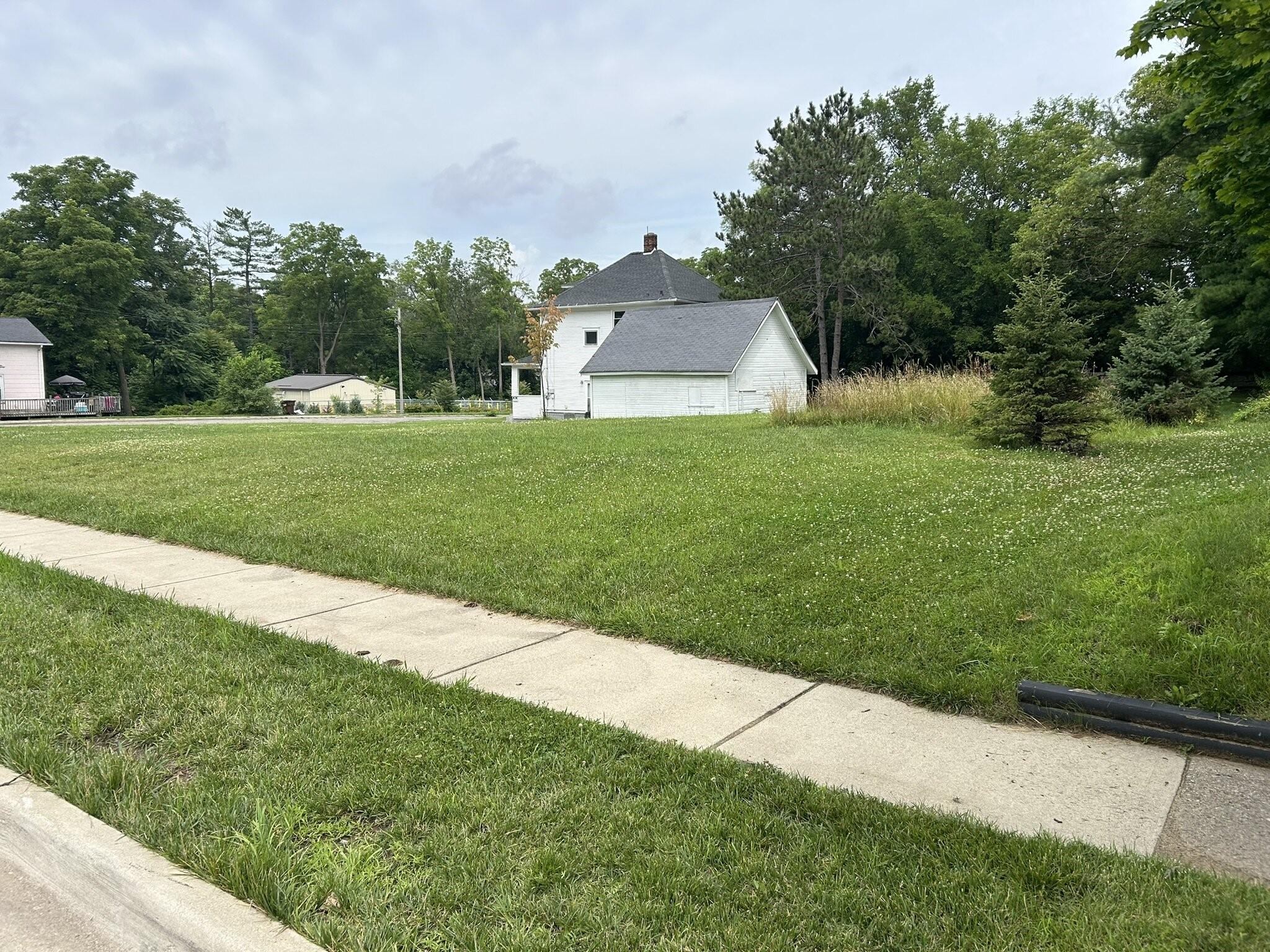 Jackson County: Own this Beautiful Michigan Lot!