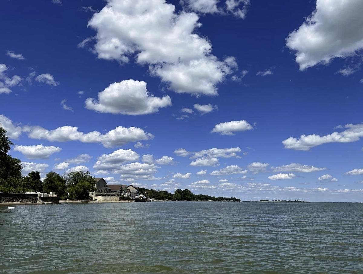 Monroe County, Michigan: A Prime Lot with Stunning Views of Lake Erie!