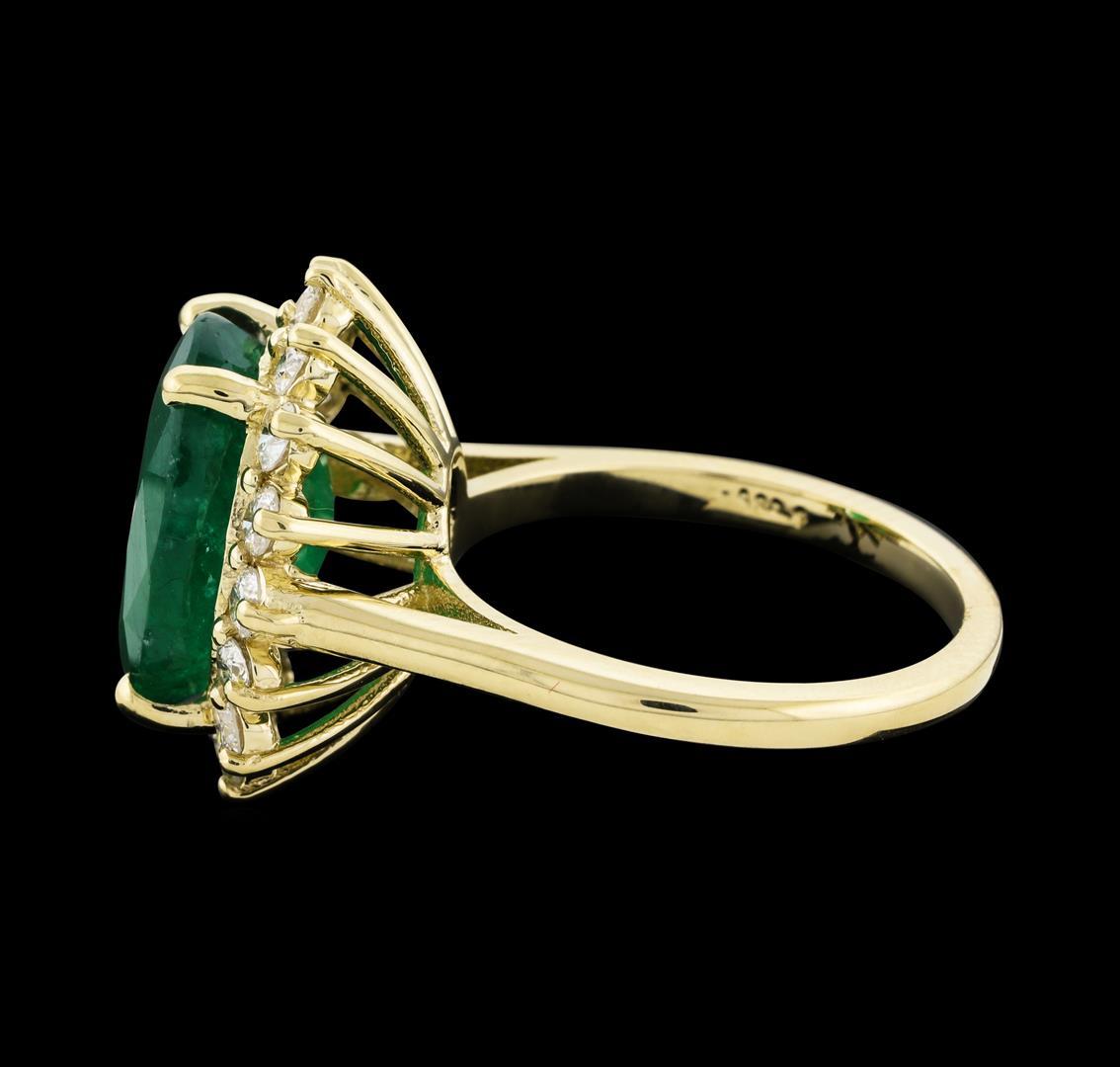 5.80 ctw Emerald and Diamond Ring - 14KT Yellow Gold