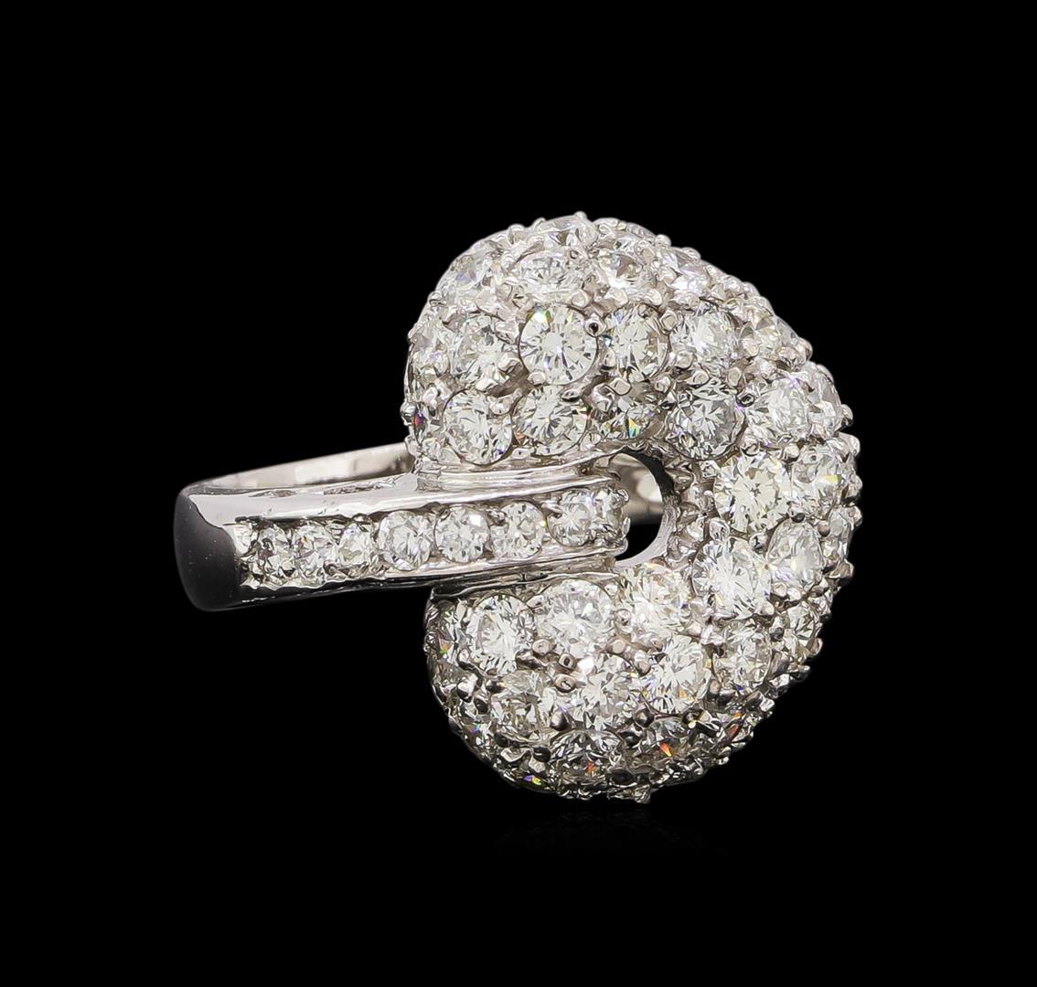 14KT White Gold 1.74 ctw Diamond Ring