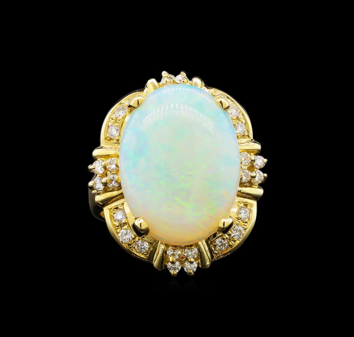 14KT Yellow Gold 4.68 ctw Opal and Diamond Ring