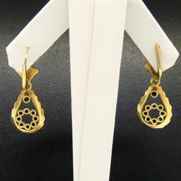 Vintage 18K Yellow Gold 1.0 ctw Pear Shape Garnet Dangle Drop Lever Back Earring