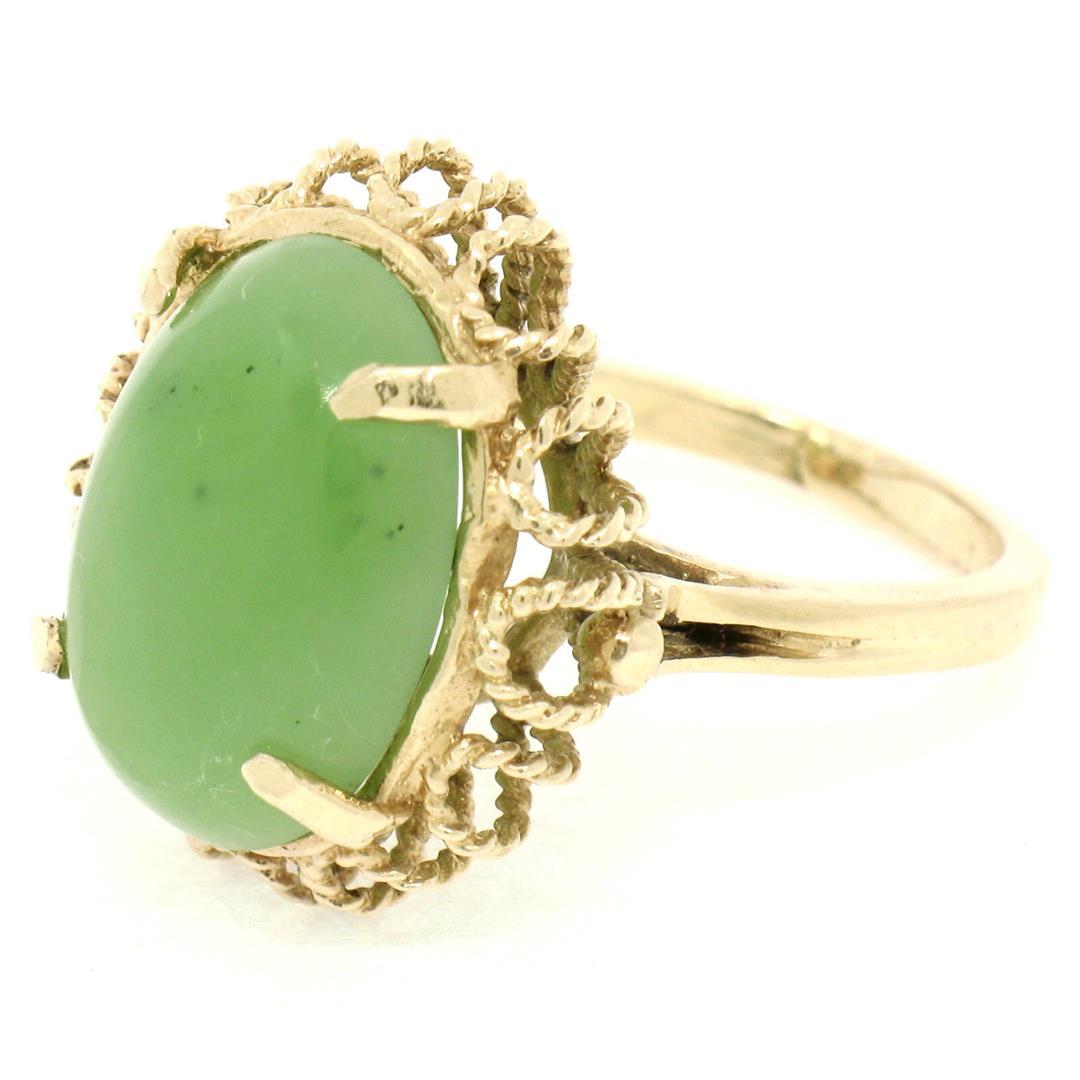 Vintage 14k Yellow Gold Translucent Cabochon Green Jade Twisted Wire Ring Sz 5.5