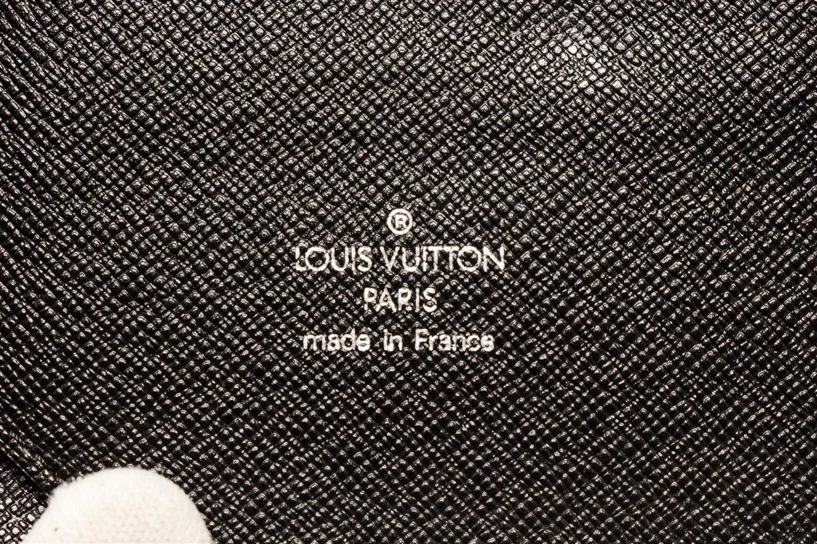 Louis Vuitton Black Taiga Leather Atoll Organizer Wallet