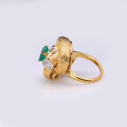 Vintage 18K Yellow Gold Emerald & Diamond Ring