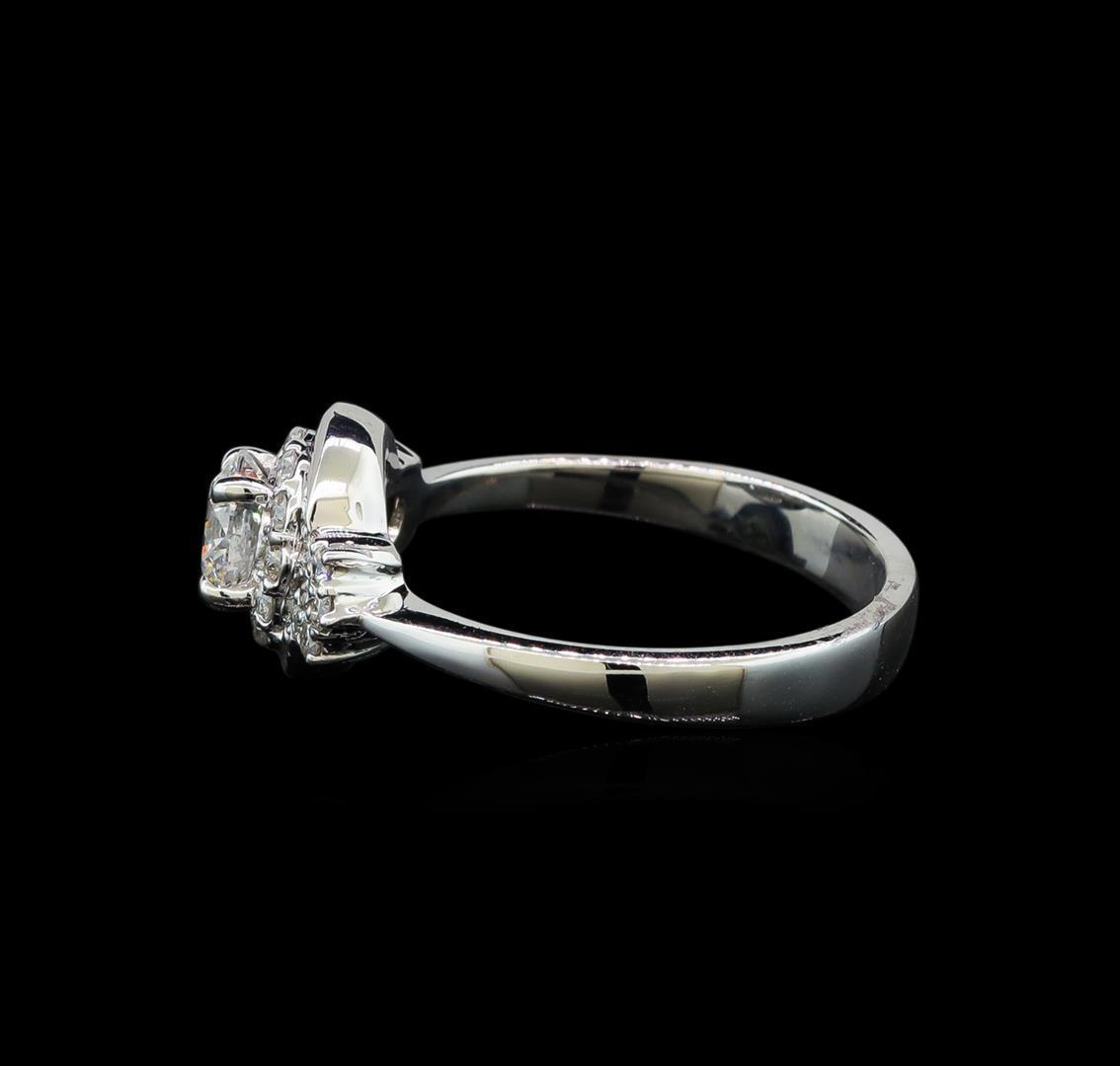 0.77 ctw Diamond Ring - 14KT White Gold