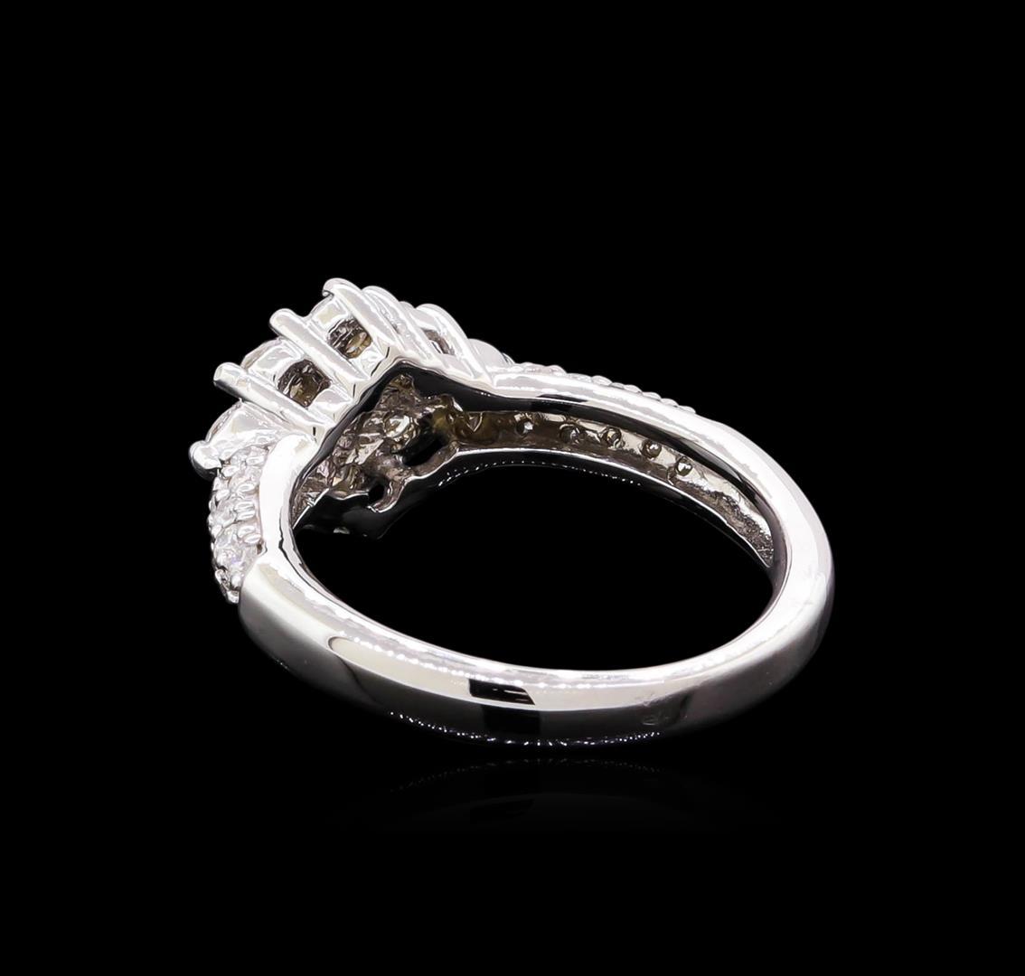 0.95 ctw Diamond Ring - 14KT White Gold