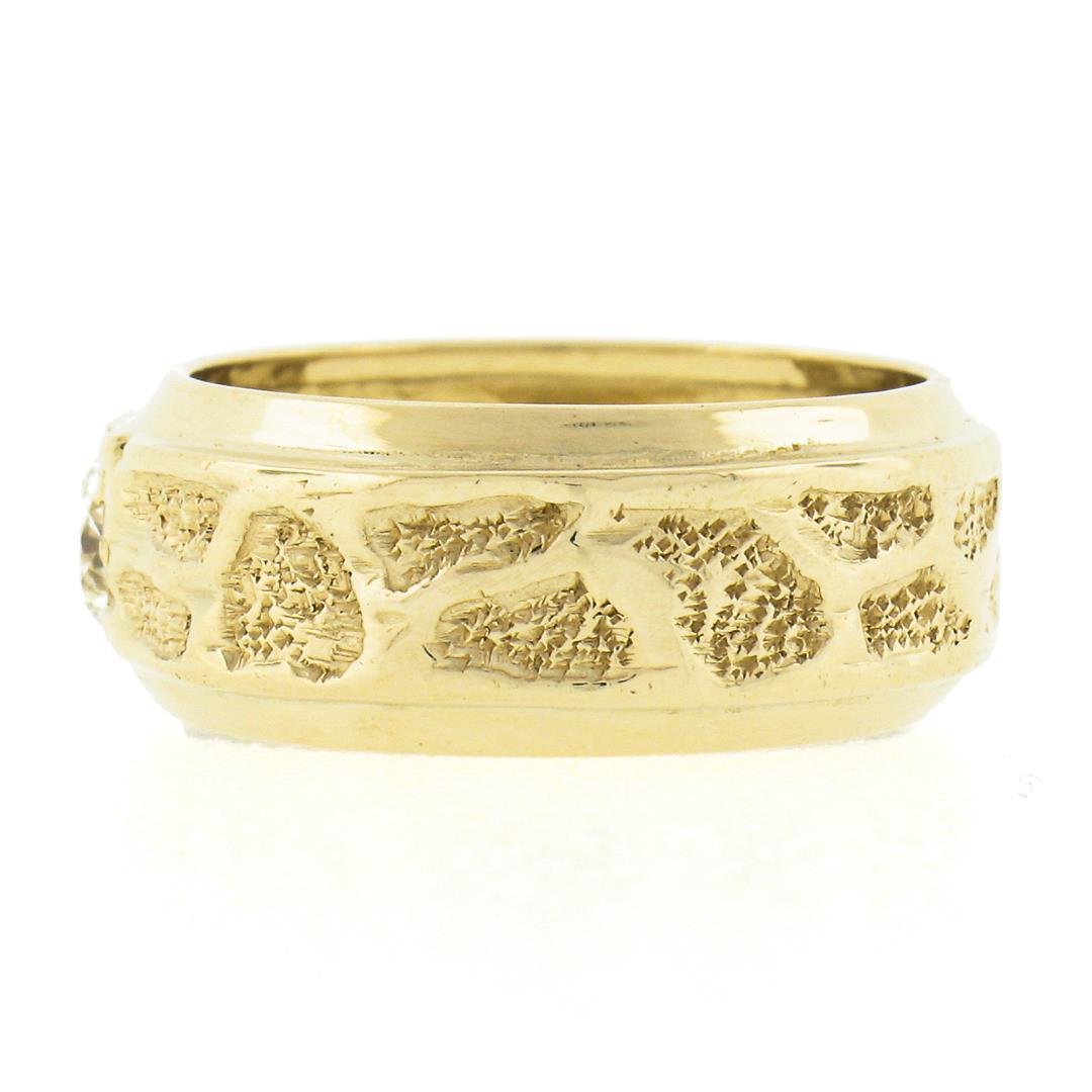 Vintage 14K Gold .28 ctw Round Pave Diamond Wide Nugget Finish Solitaire Band Ri