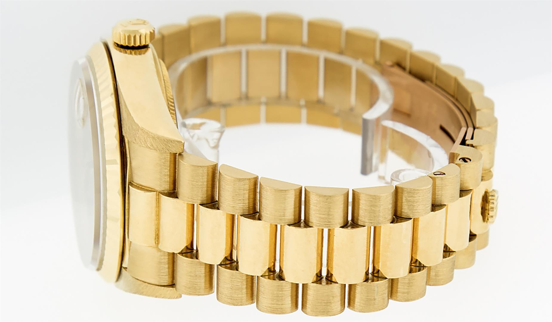 Rolex Mens Quickset 18K Yellow Gold Factory Champagne Index Dial Day Date Presid