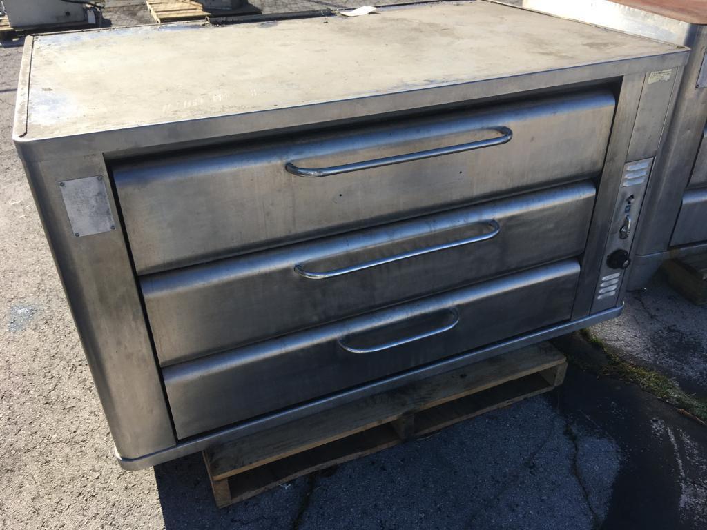 Large six door Pizza oven