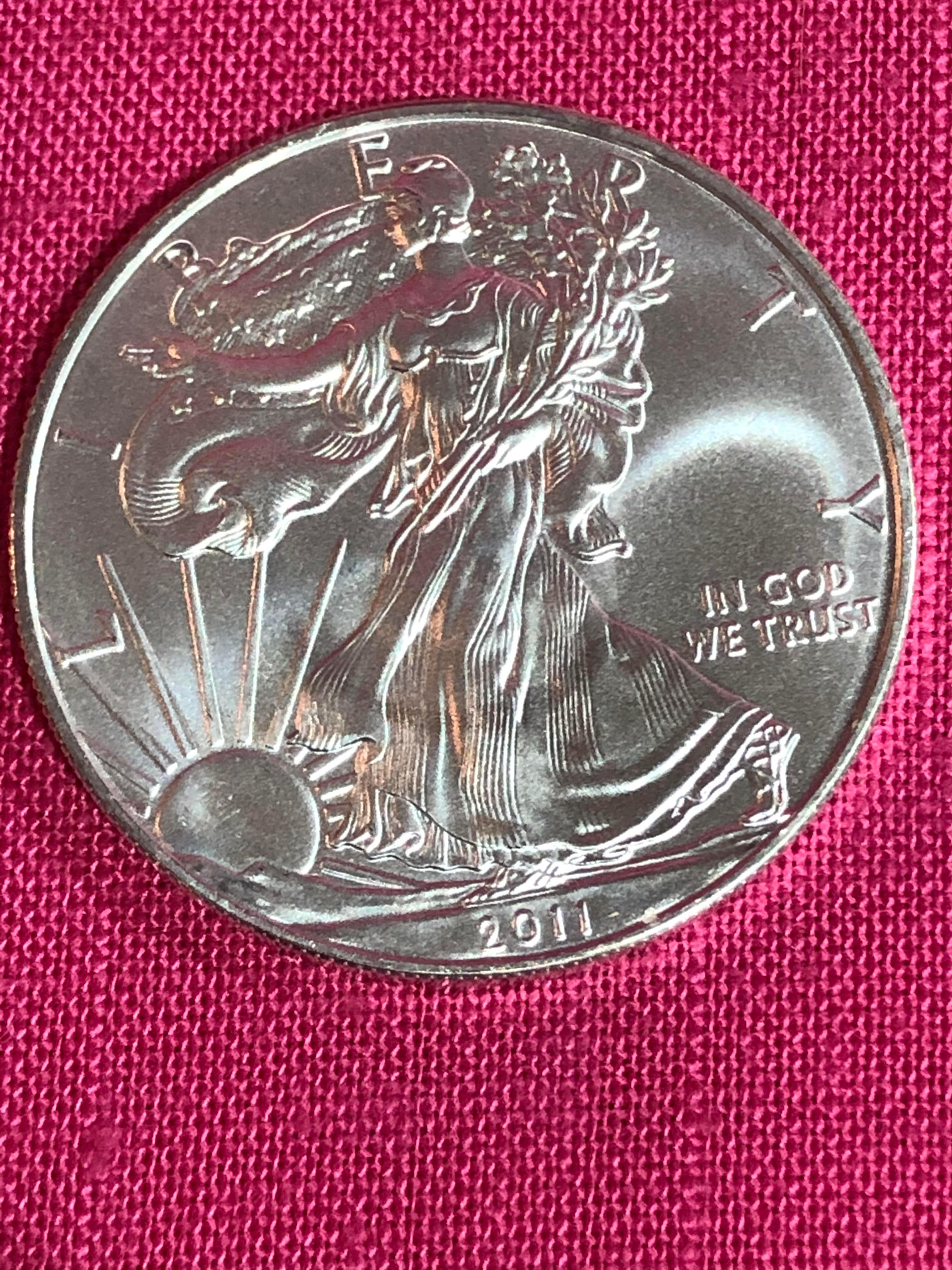 2011  .999  1 oz Silver Eagle $1 Dollar Coin