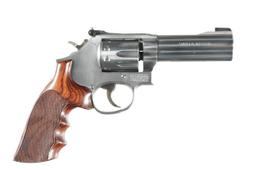 Smith & Wesson 617-6 Revolver .22 lr