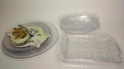 Lot of plastic serving trays