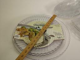 Lot of plastic serving trays