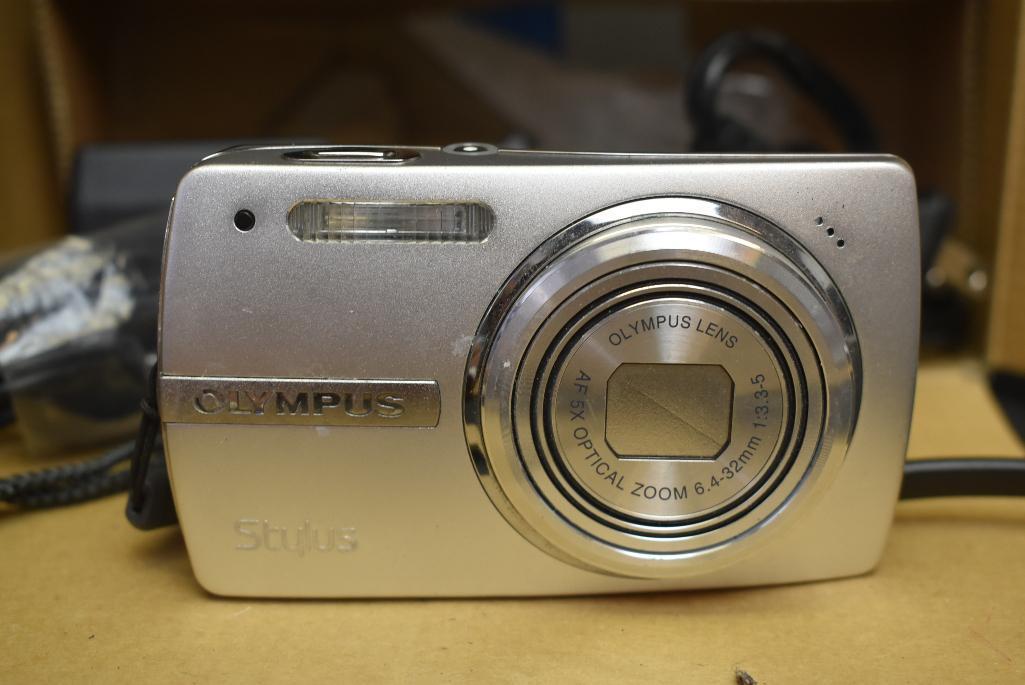 Olympus Stylus 820 Digital Camera