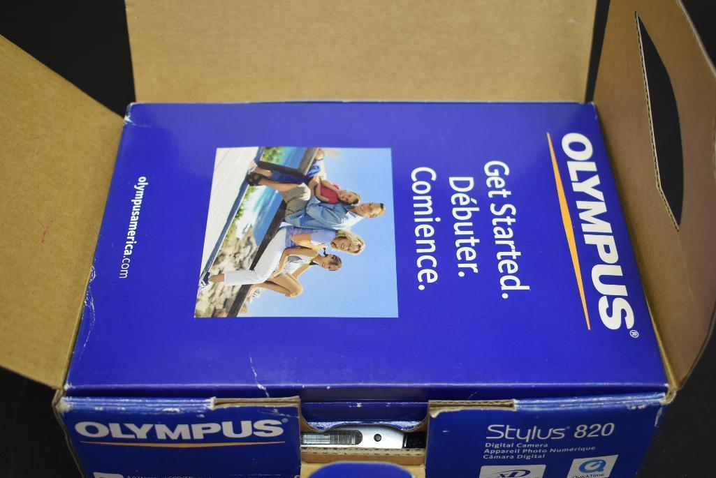Olympus Stylus 820 Digital Camera