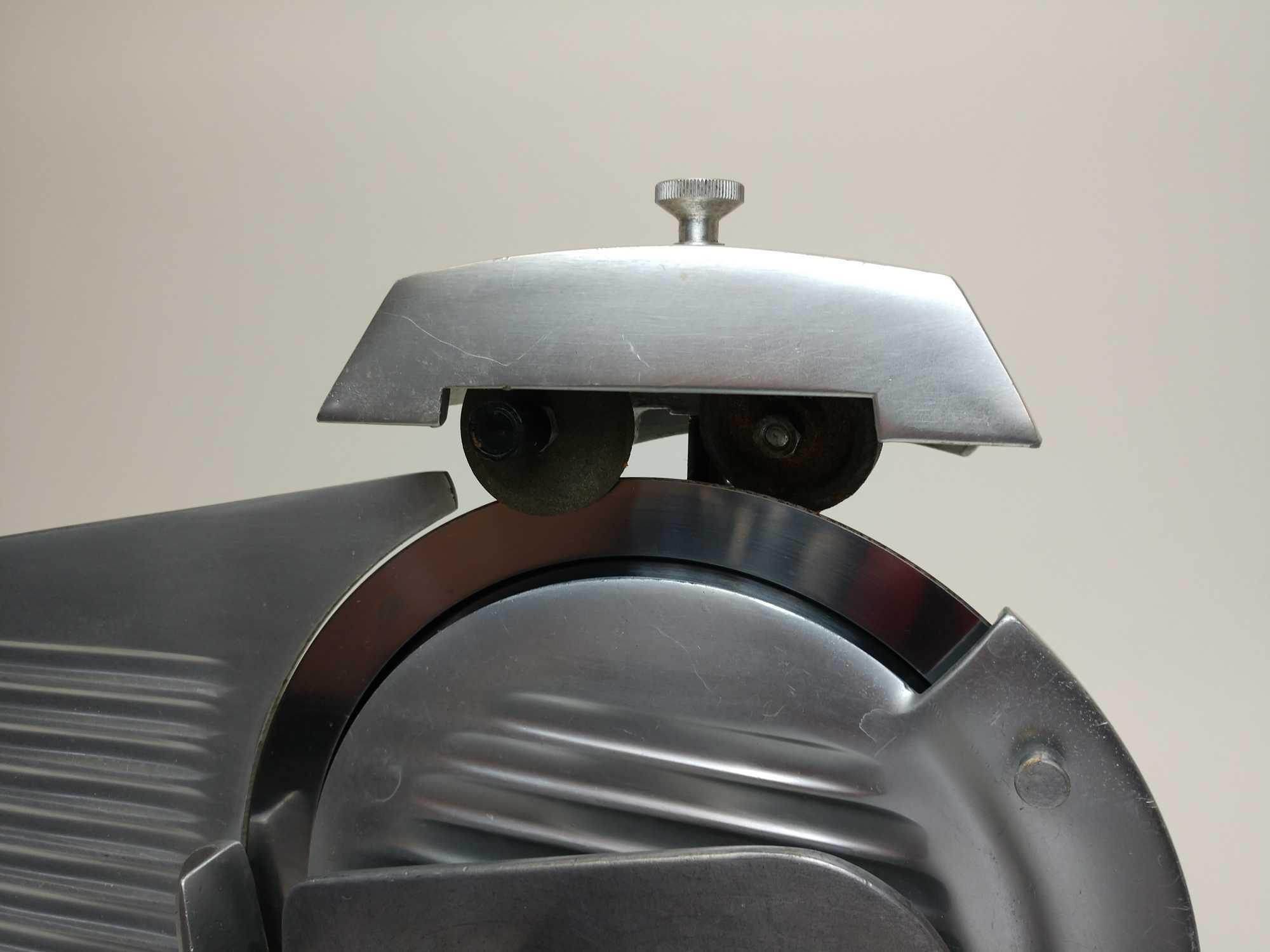 Chefmate meat slicer