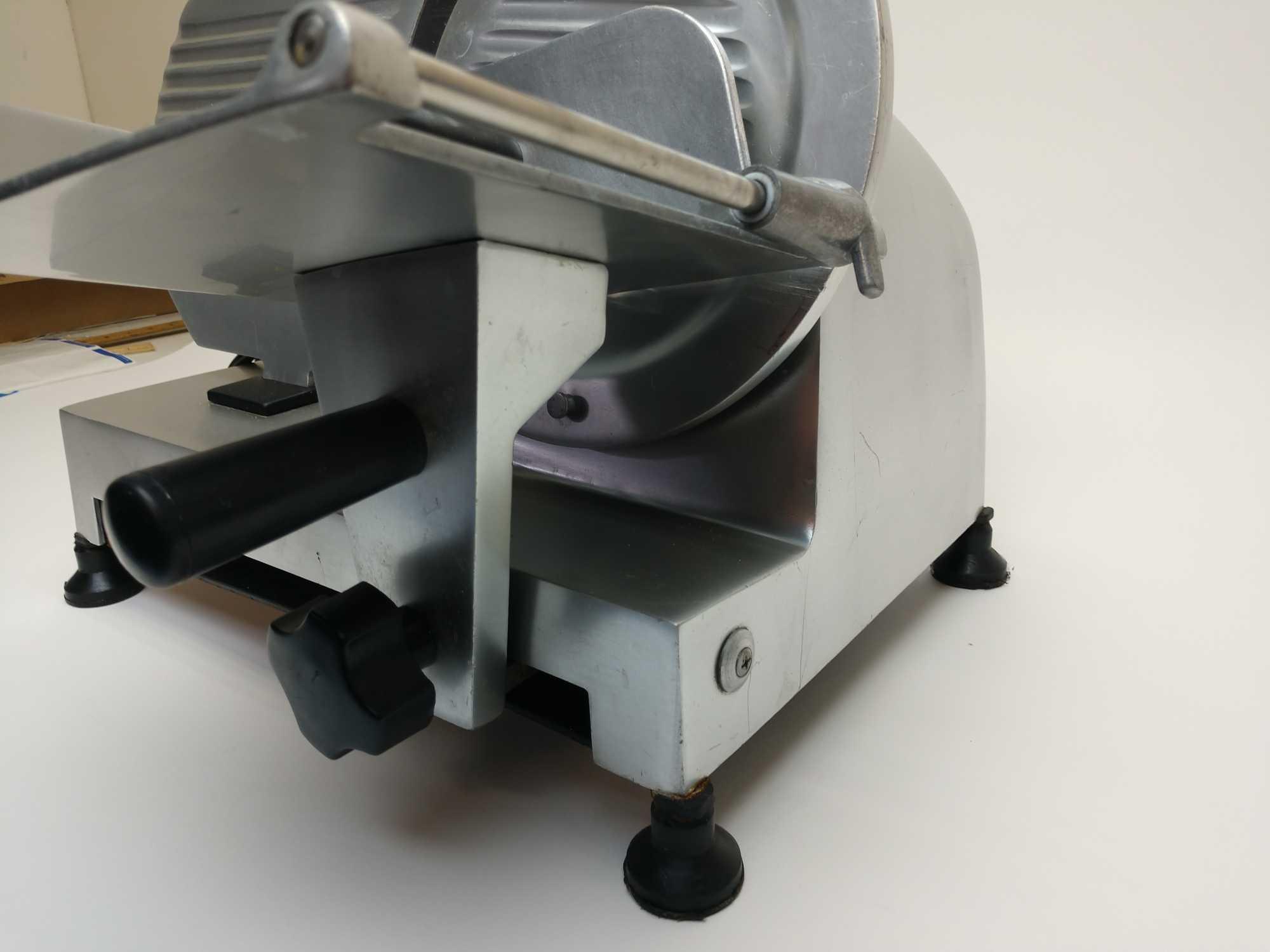 Chefmate meat slicer