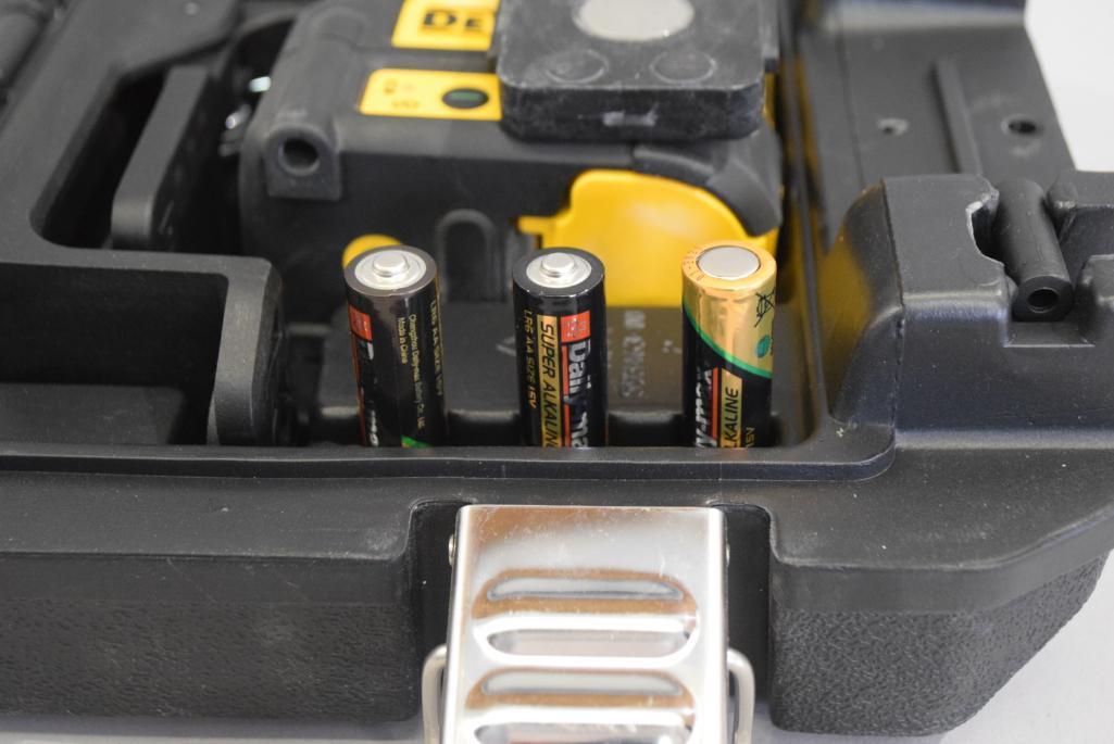 Dewalt Self Leveling Cross Line Laser
