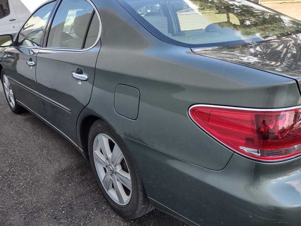 2005 Lexus ES 330 Passenger Car - LOW MILES