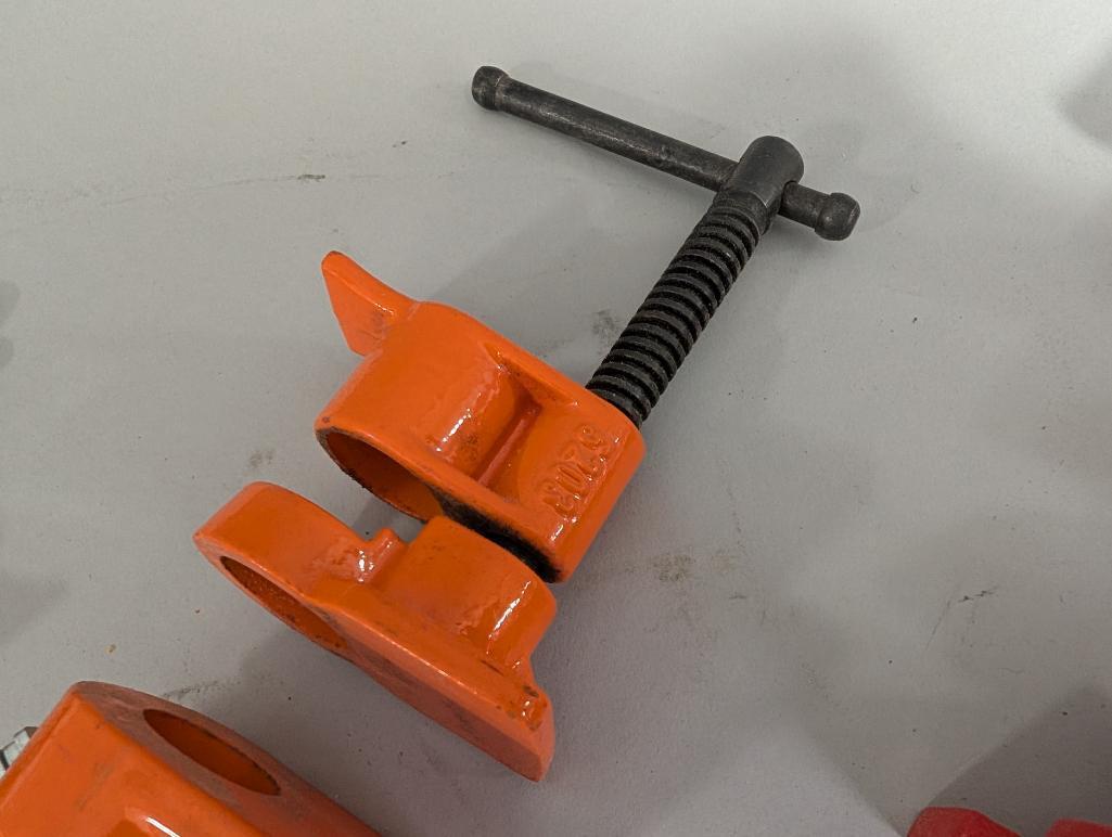 4 Pipe Clamps