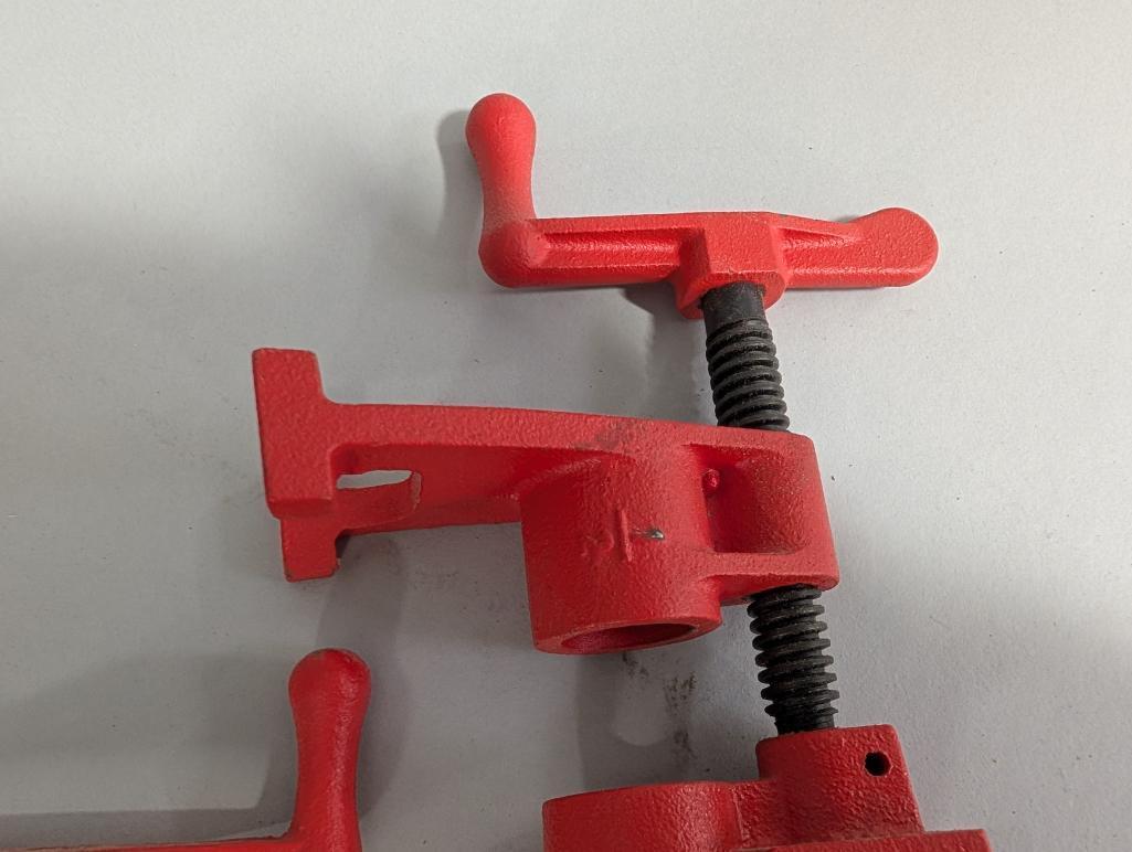 4 Pipe Clamps