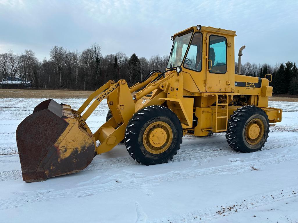 1983 Fiat Allis FR10 wheel loader, cab w/ heat, 17.5x25 tires, 2-spd trans, GP bucket, runs &