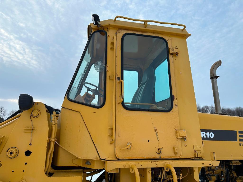 1983 Fiat Allis FR10 wheel loader, cab w/ heat, 17.5x25 tires, 2-spd trans, GP bucket, runs &