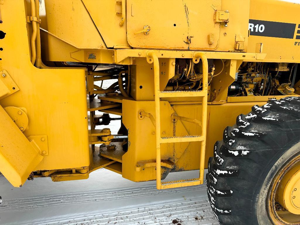 1983 Fiat Allis FR10 wheel loader, cab w/ heat, 17.5x25 tires, 2-spd trans, GP bucket, runs &