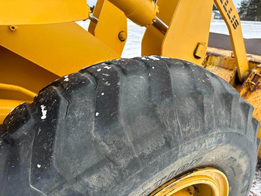 1983 Fiat Allis FR10 wheel loader, cab w/ heat, 17.5x25 tires, 2-spd trans, GP bucket, runs &