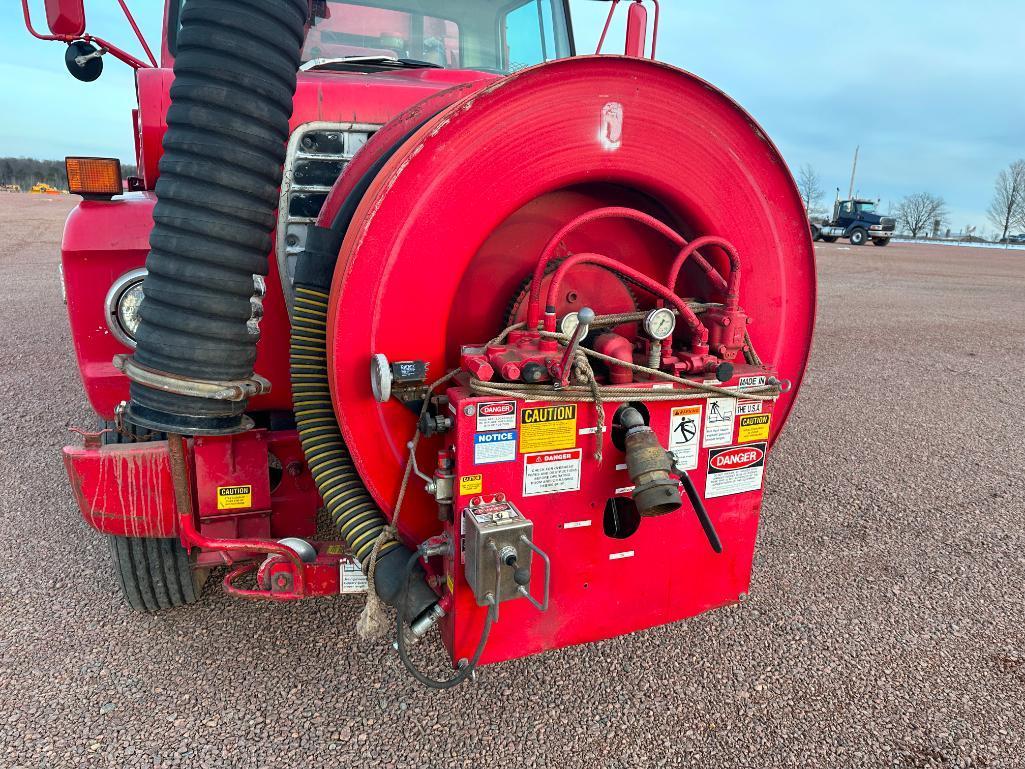 (TITLE) 1983 Ford 800 vac truck, single axle, Ford 429 gas engine, 5x2 trans, Vactor 810 sewer