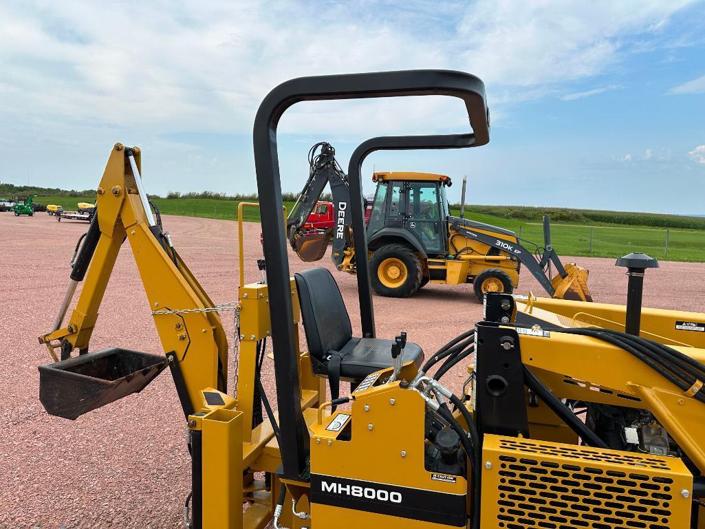 2016 Struck Magnatrac MH8000 crawler loader backhoe, OROPS, Briggs & Stratton Vanguard 35hp gas