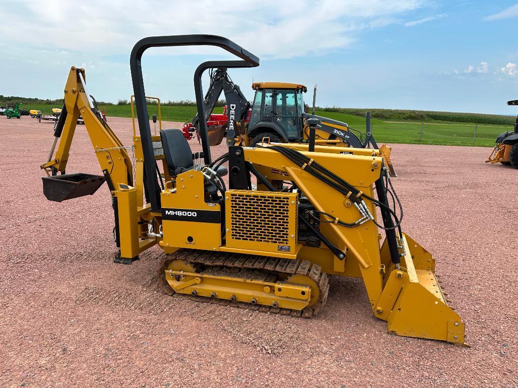 2016 Struck Magnatrac MH8000 crawler loader backhoe, OROPS, Briggs & Stratton Vanguard 35hp gas