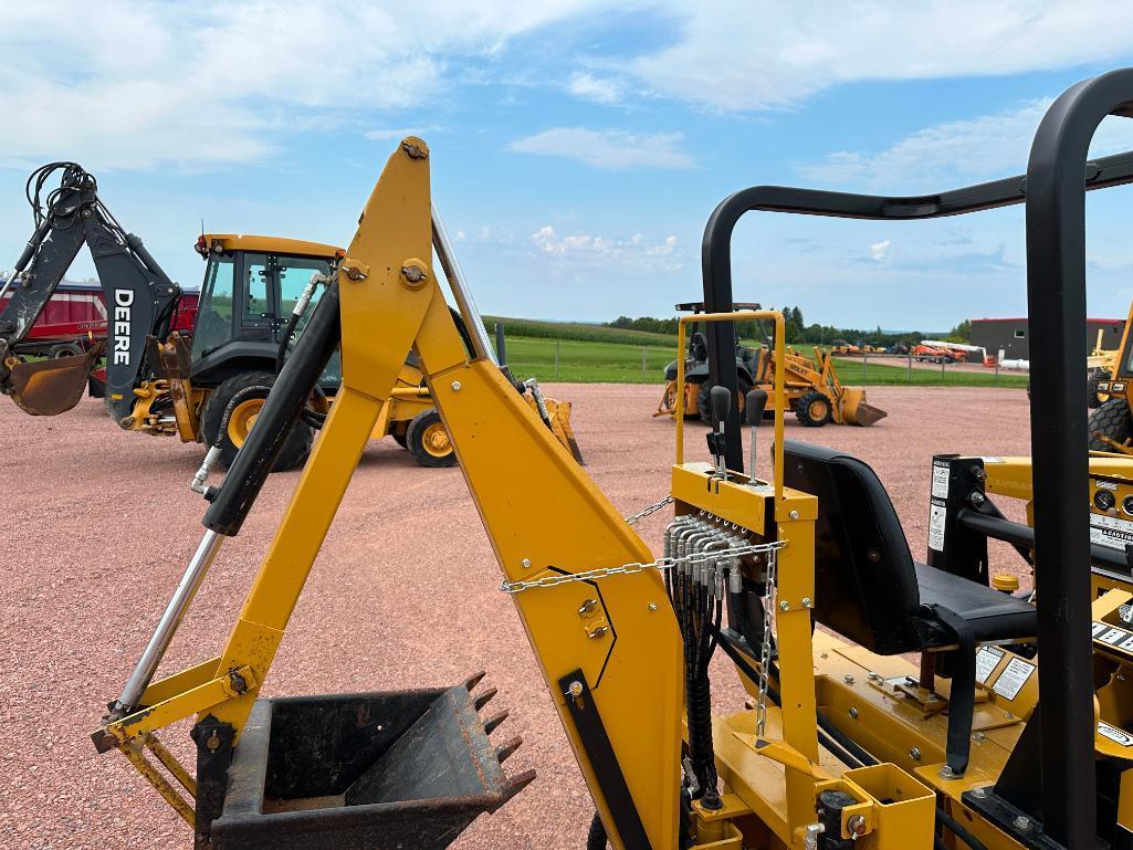 2016 Struck Magnatrac MH8000 crawler loader backhoe, OROPS, Briggs & Stratton Vanguard 35hp gas