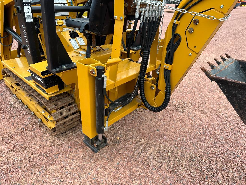 2016 Struck Magnatrac MH8000 crawler loader backhoe, OROPS, Briggs & Stratton Vanguard 35hp gas