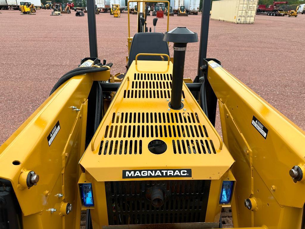 2016 Struck Magnatrac MH8000 crawler loader backhoe, OROPS, Briggs & Stratton Vanguard 35hp gas
