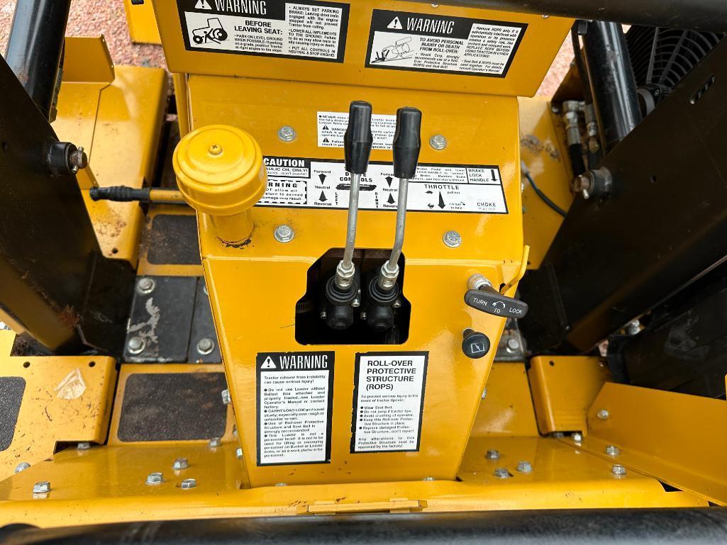 2016 Struck Magnatrac MH8000 crawler loader backhoe, OROPS, Briggs & Stratton Vanguard 35hp gas