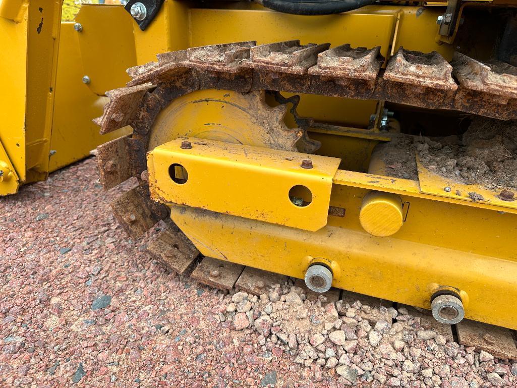 2016 Struck Magnatrac MH8000 crawler loader backhoe, OROPS, Briggs & Stratton Vanguard 35hp gas