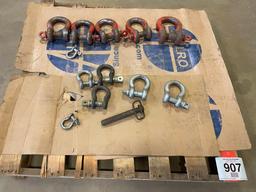 12 - Assorted clevis and draw pins.