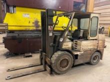Allis Chalmers ACP 80C 8,000 lb rated forklift; LP gas; 355 65-15 cushion tires; 120 in mast; 48 in
