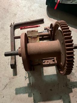 Hand Crank Pulley and Handle - ANTIQUE